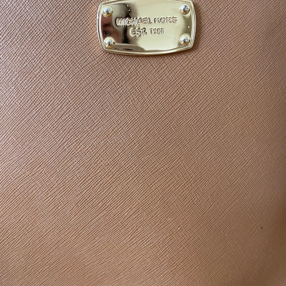 MICHEAL KORS tan crossbody bag - Picture 2 of 2